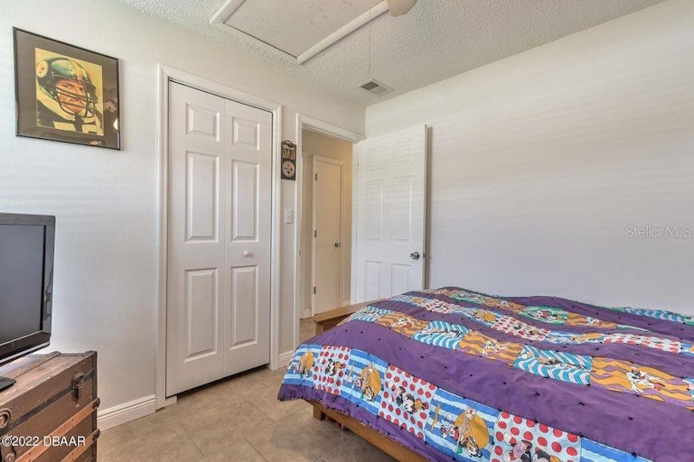 Photo 15 of 37 - 1137 Wilmington Dr, Deltona, FL 32725