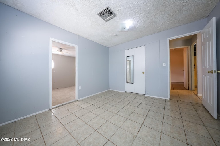 Photo 14 of 23 - 10151 S Green Dr, Tucson, AZ 85756