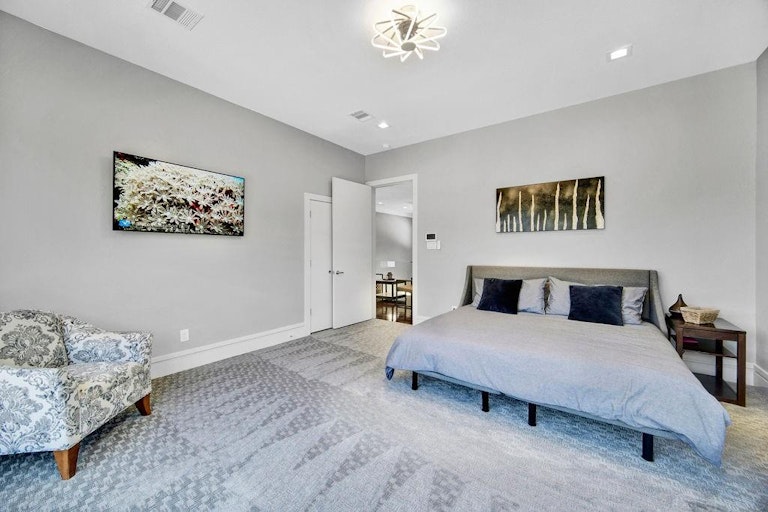 Photo 27 of 31 - 4806 Lynnacre Dr, Dallas, TX 75211