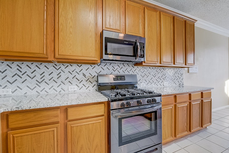 Photo 22 of 37 - 4009 Pear Ridge Dr, The Colony, TX 75056