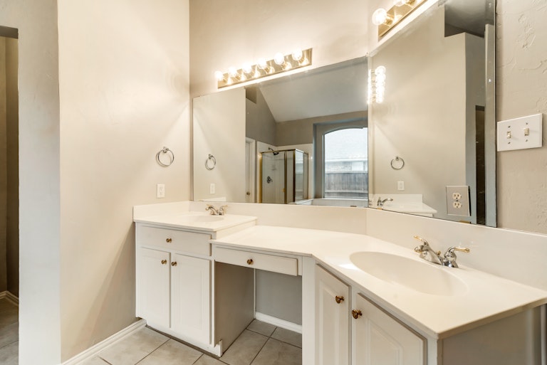 Photo 15 of 24 - 2802 Wildcreek Ct, Keller, TX 76248