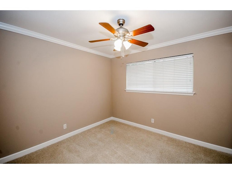 Photo 13 of 24 - 6936 Bal Lake Dr, Fort Worth, TX 76116
