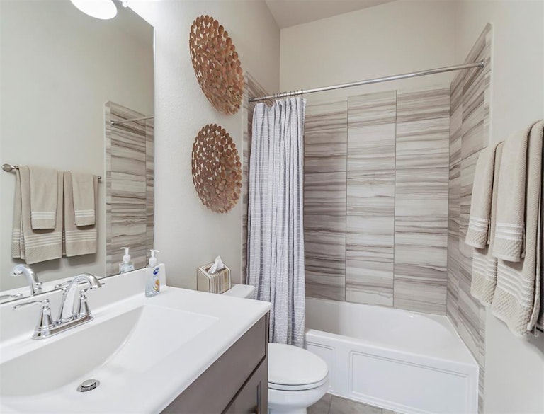 Photo 20 of 30 - 29607 Sterling Knoll Dr, Missouri City, TX 77441