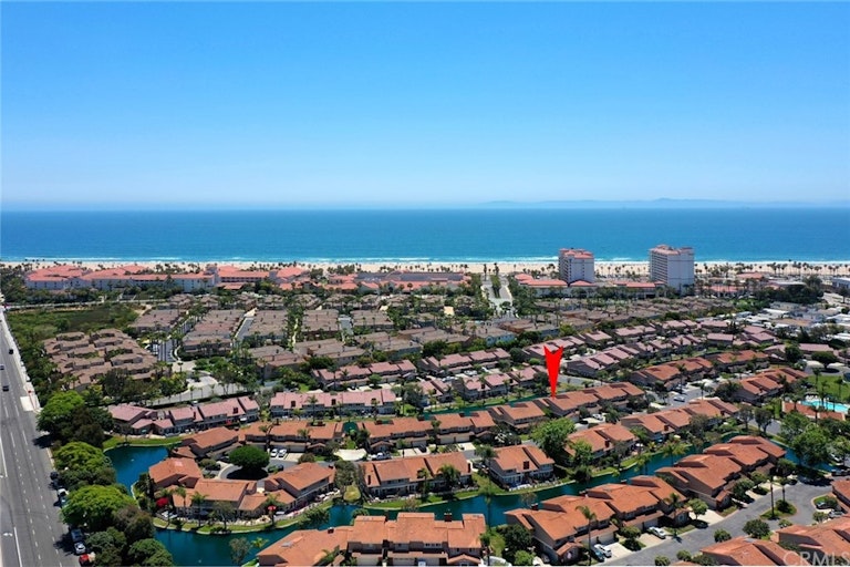 Photo 32 of 38 - 7876 Moonmist Cir, Huntington Beach, CA 92648