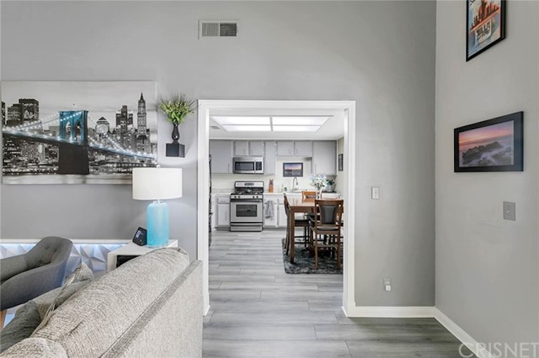 Photo 9 of 38 - 15904 Ada St, Canyon Country, CA 91387