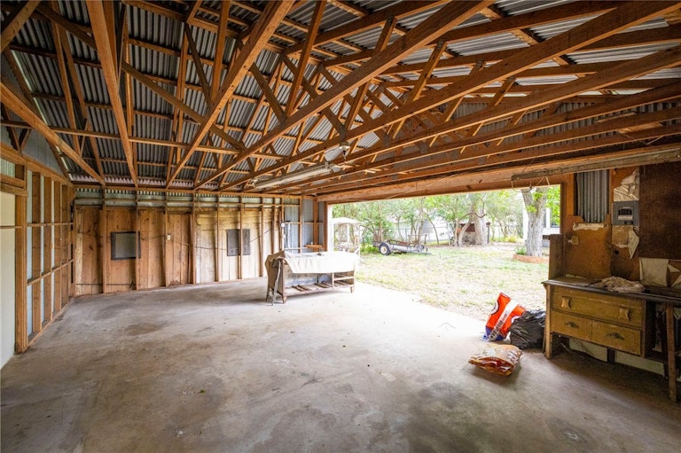 Photo 29 of 35 - 140 Wright Ave, New Braunfels, TX 78130