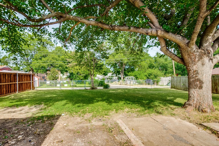Photo 24 of 25 - 2920 Harlan Dr, Mesquite, TX 75150