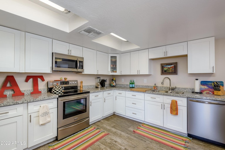 Photo 19 of 26 - 13802 N 42nd St, Phoenix, AZ 85032