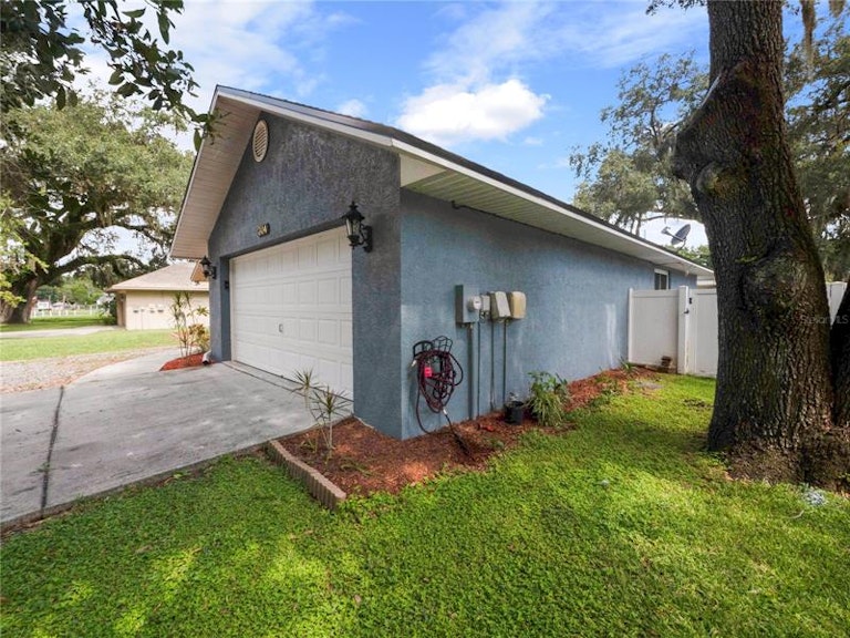 Photo 39 of 41 - 304 E Drew St, Plant City, FL 33563