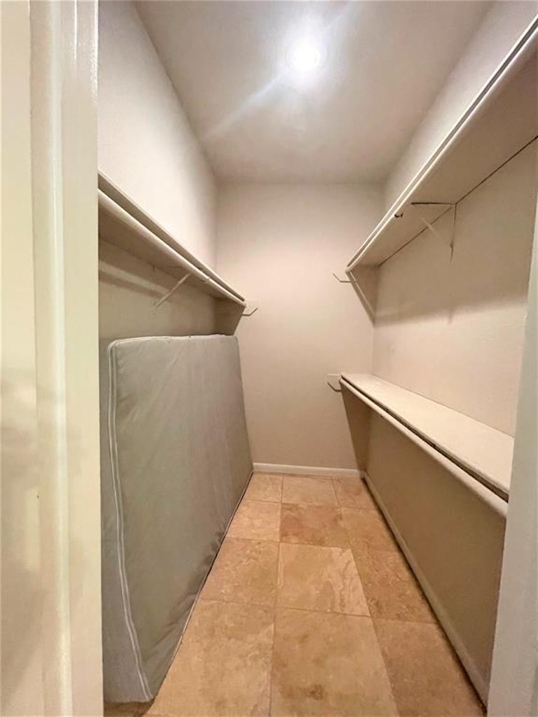Photo 16 of 23 - 2255 Braeswood Park Dr #264, Houston, TX 77030