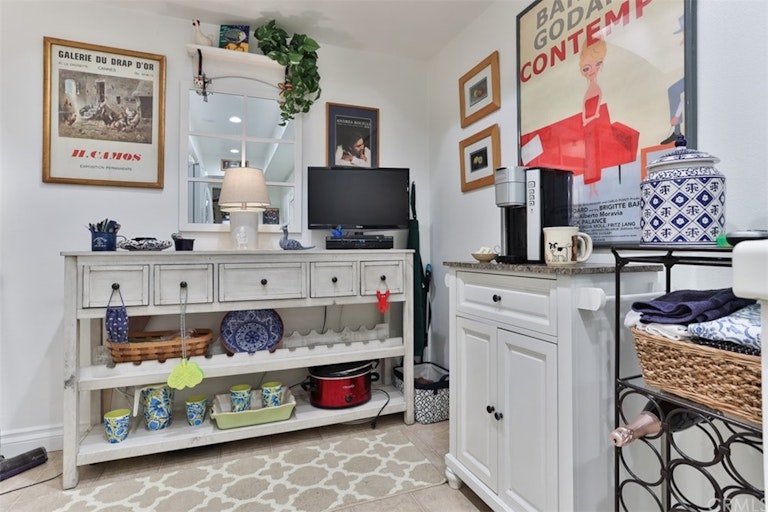 Photo 22 of 54 - 222 N Rose St #208, Burbank, CA 91505