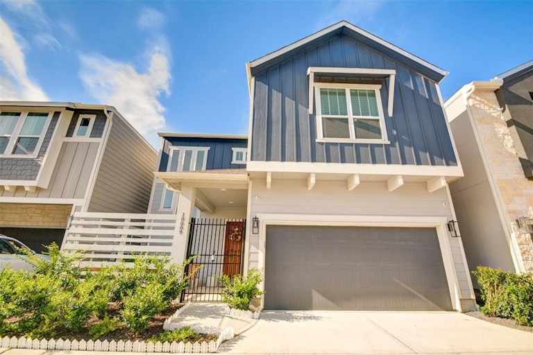 Photo 2 of 33 - 10009 Granary Dr, Houston, TX 77080