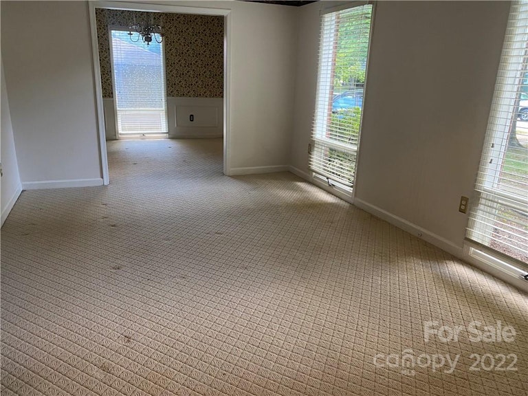 Photo 3 of 16 - 5926 McNair Rd, Charlotte, NC 28212