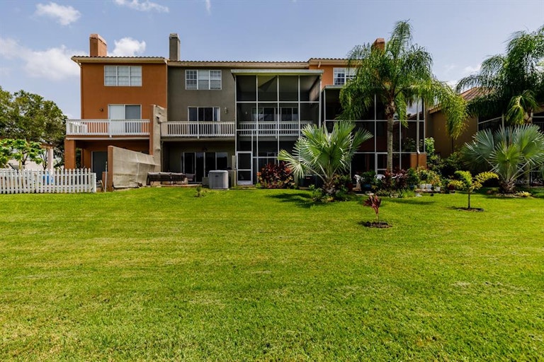Photo 31 of 36 - 1802 Lago Vista Blvd, Palm Harbor, FL 34685