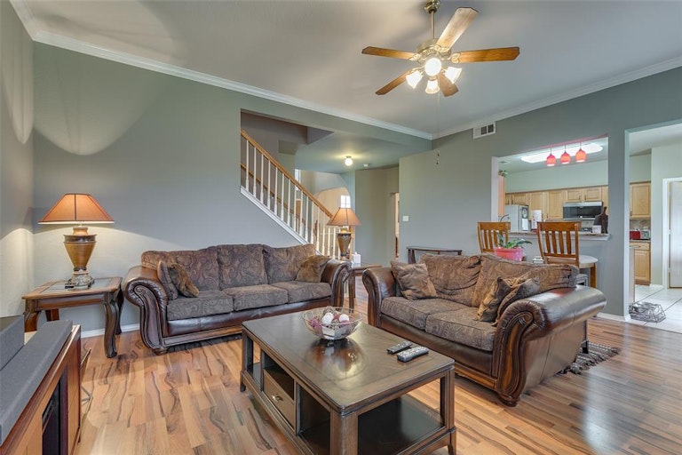 Photo 9 of 28 - 10317 Evergreen Dr, Rowlett, TX 75089