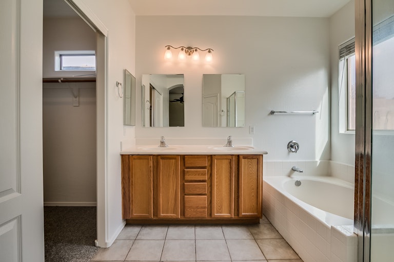 Photo 12 of 27 - 22875 S 214th St, Queen Creek, AZ 85142