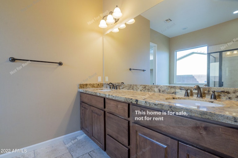Photo 6 of 23 - 9112 S 15th Way, Phoenix, AZ 85042