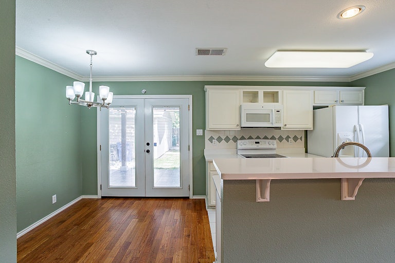 Photo 8 of 16 - 702 Claude W Black, San Antonio, TX 78203