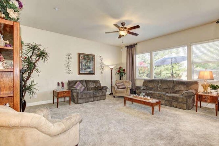 Photo 8 of 37 - 3469 Listan Way, Rancho Cordova, CA 95670