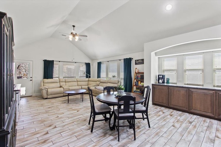 Photo 11 of 25 - 915 Birchwood Dr, Wylie, TX 75098