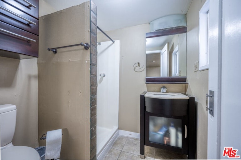 Photo 8 of 19 - 1270 Irving Ave, Glendale, CA 91201