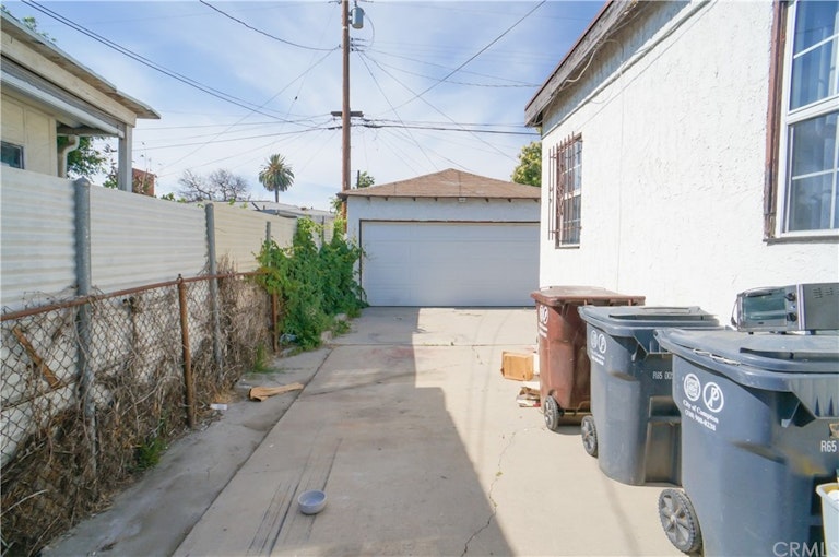 Photo 14 of 16 - 633 W Cressey St, Compton, CA 90222