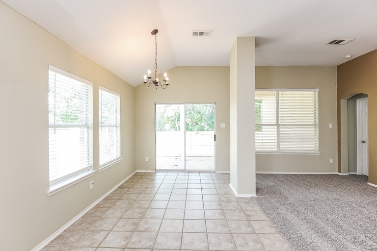 Photo 10 of 25 - 13308 Ridgepointe Rd, Fort Worth, TX 76244