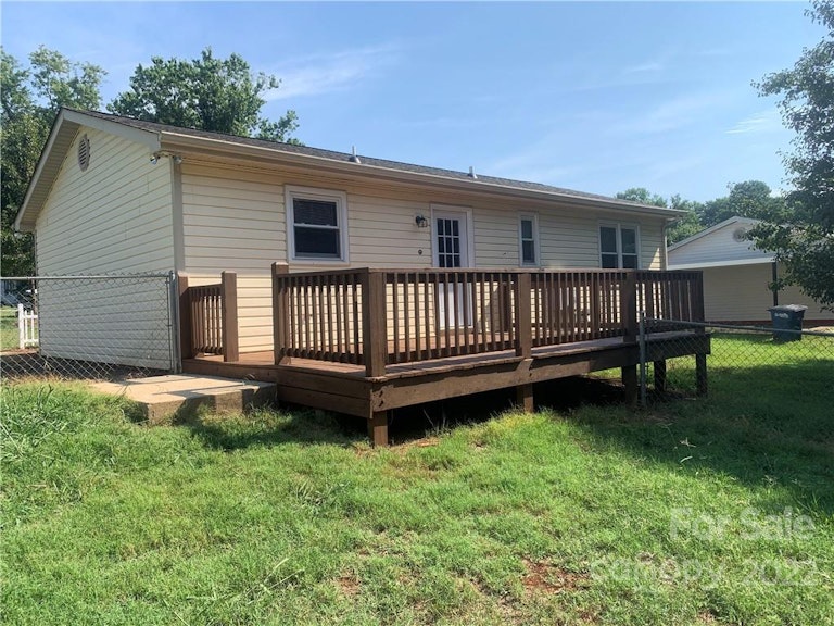 Photo 15 of 16 - 408 Millsaps Rd, Statesville, NC 28625