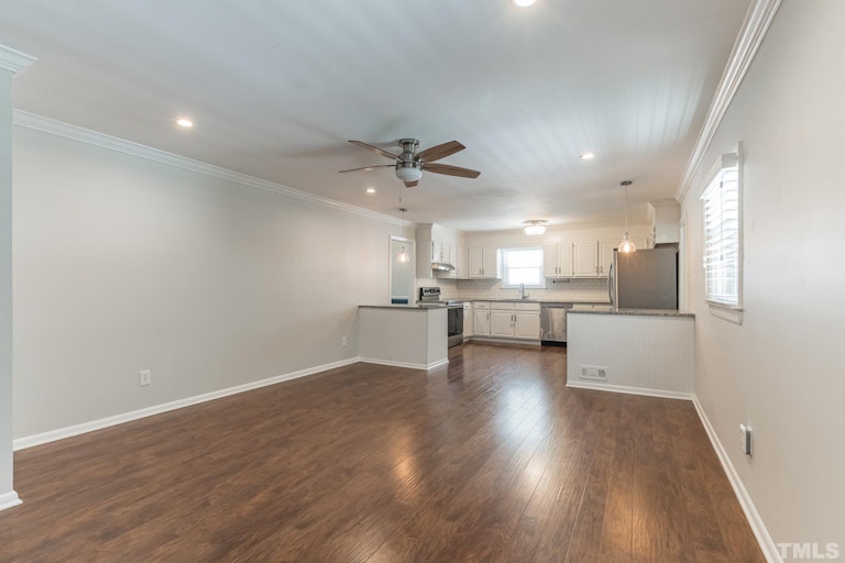 Photo 10 of 30 - 5313 Old Forge Cir, Raleigh, NC 27609