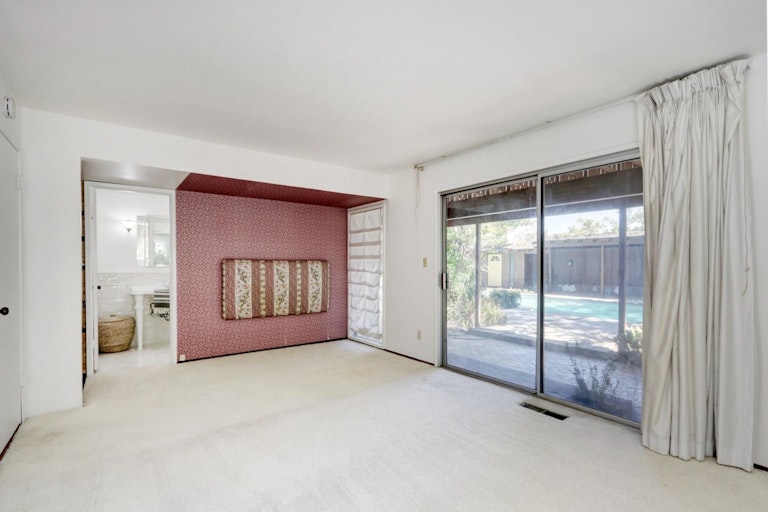 Photo 47 of 70 - 4040 Crondall Dr, Sacramento, CA 95864