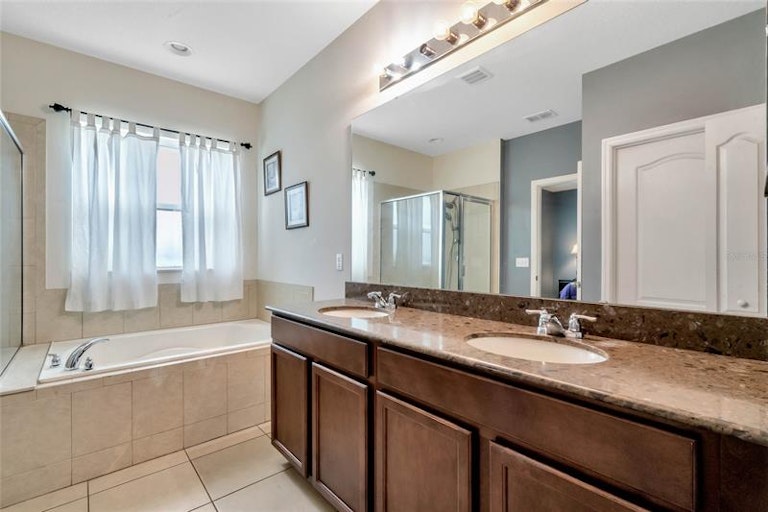 Photo 19 of 28 - 9309 Shepton St, Orlando, FL 32825