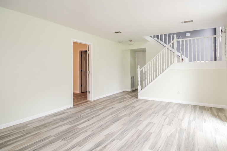 Photo 11 of 27 - 448 Gleneagles Dr, Friendswood, TX 77546