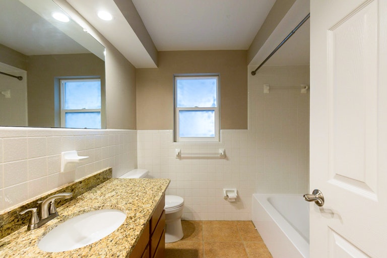 Photo 3 of 16 - 2041 McKinley St, Clearwater, FL 33765