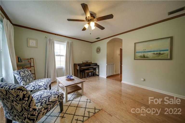 Photo 10 of 47 - 5802 Hillcrest Cir, Indian Trail, NC 28079