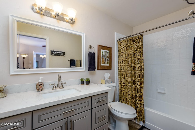 Photo 9 of 26 - 13802 N 42nd St, Phoenix, AZ 85032