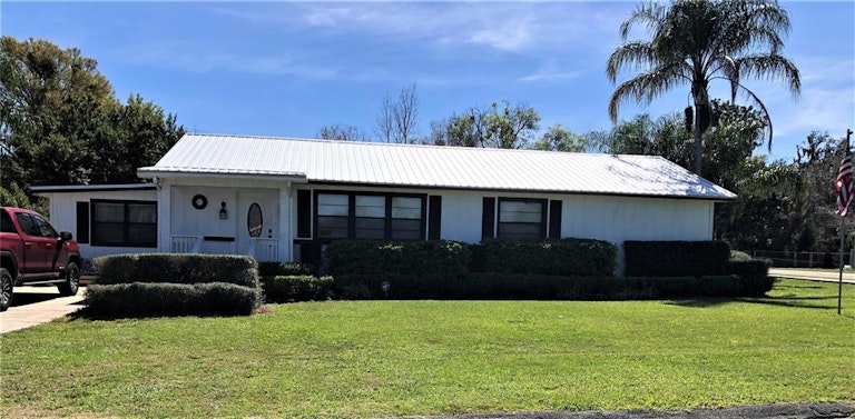 Photo 1 of 38 - 738 W Hogle Ave, Deland, FL 32720