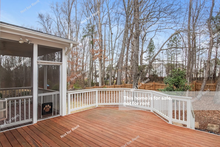 Photo 5 of 25 - 2504 Heathcote Ln, Apex, NC 27502