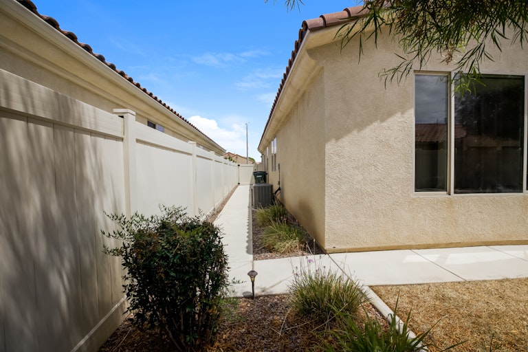 Photo 22 of 27 - 5245 Paseo Famosa, Hemet, CA 92545