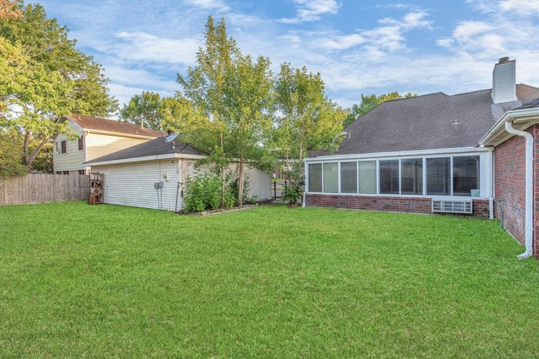 Photo 31 of 33 - 610 Ironwood Dr, Richmond, TX 77406