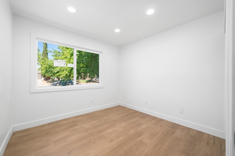 Photo 16 of 29 - 4208 Strathmore Way, North Highlands, CA 95660