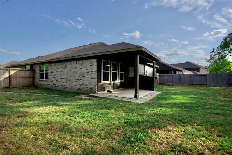 Photo 19 of 19 - 3033 Tulip Poplar Trl, Conroe, TX 77301