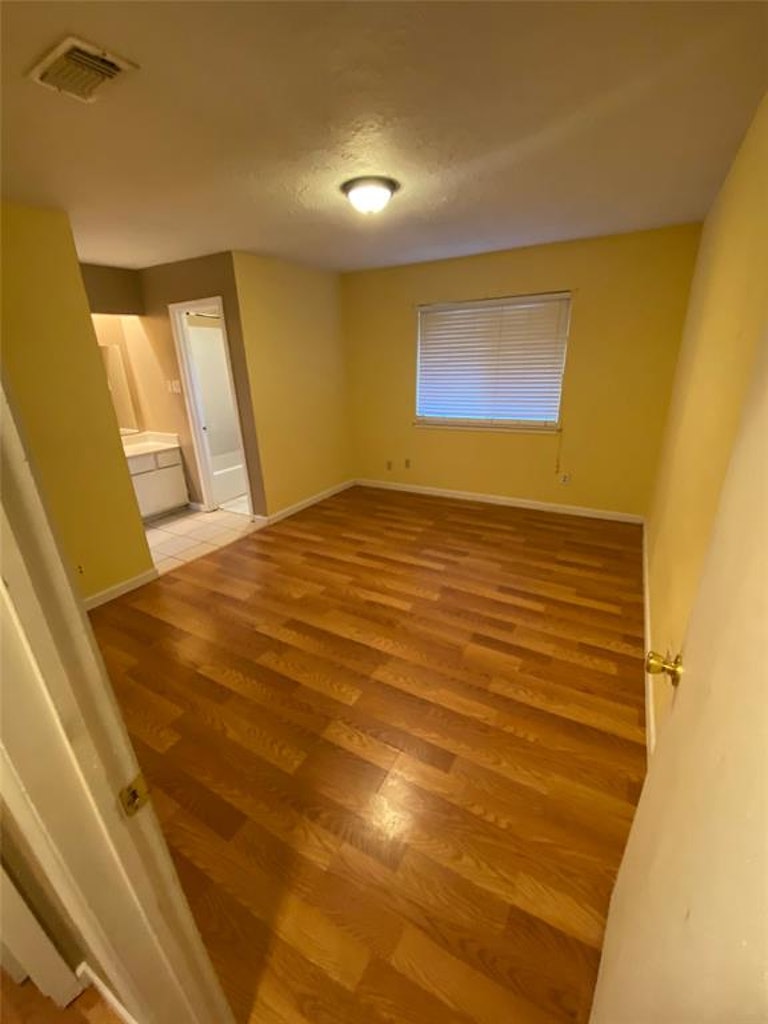Photo 9 of 25 - 15211 Heron Park Dr, Humble, TX 77396