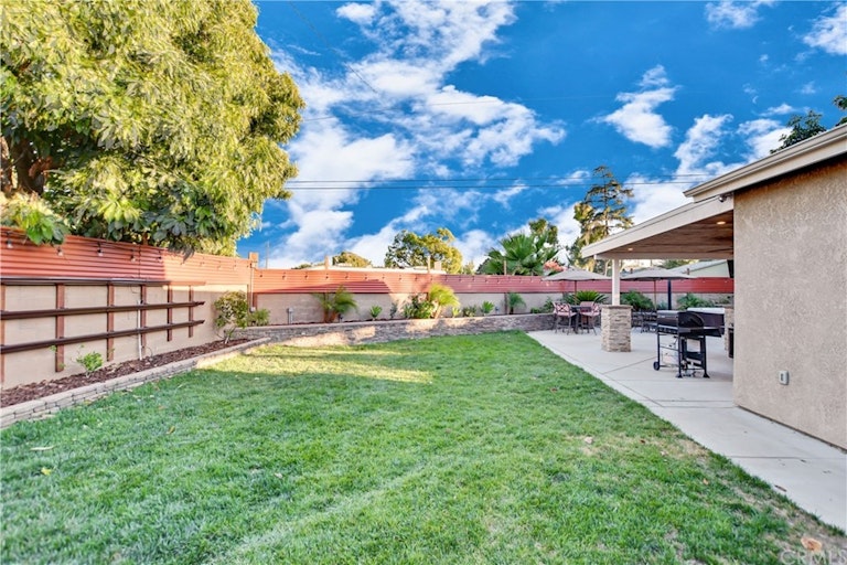Photo 44 of 50 - 1986 Peyton Rd, La Verne, CA 91750