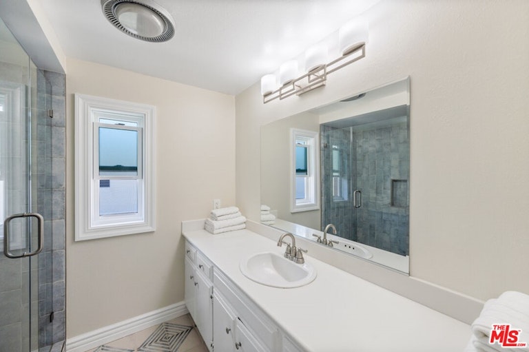Photo 19 of 38 - 13238 Fiji Way Unit B, Marina Del Rey, CA 90292