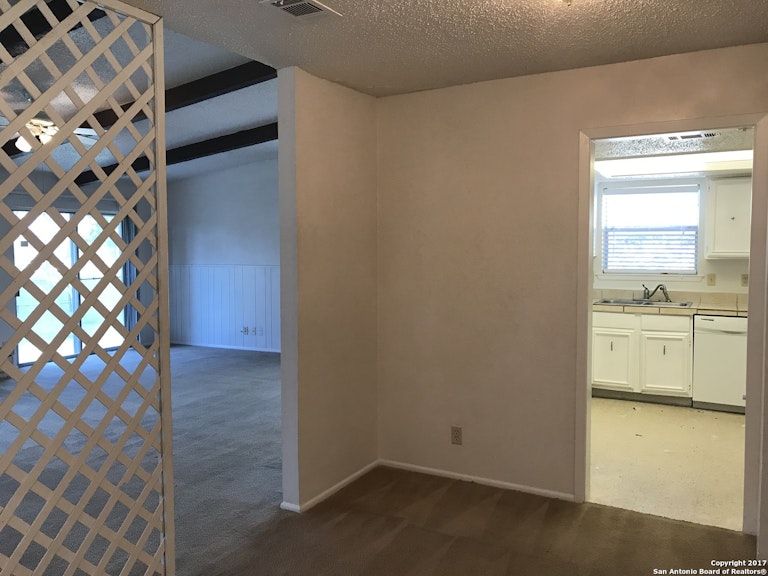 Photo 6 of 17 - 14227 Ridge Meadow Dr, San Antonio, TX 78233