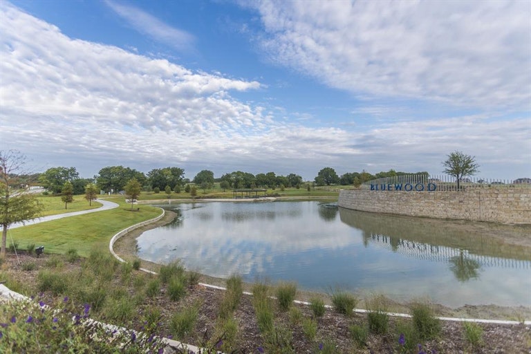 Photo 31 of 39 - 3209 Puffin Ln, Celina, TX 75009