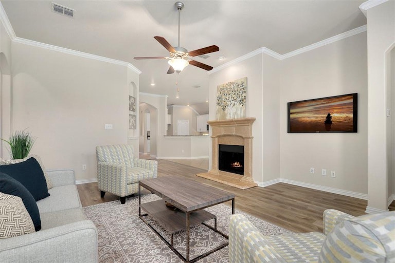 Photo 4 of 34 - 11416 Sadie St, Frisco, TX 75036