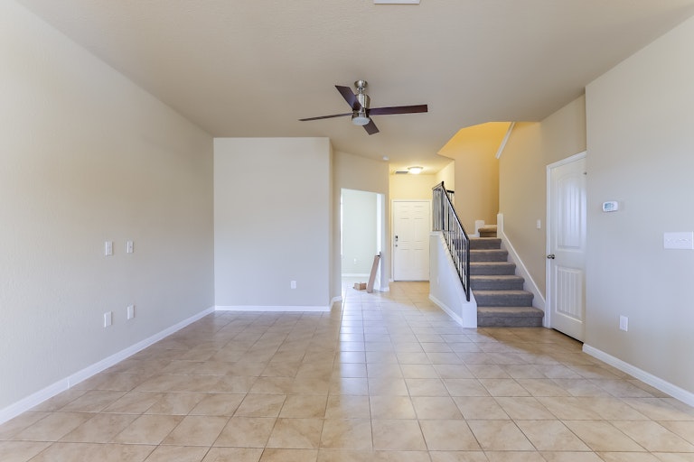 Photo 2 of 25 - 317 Crater Lake Dr, Pflugerville, TX 78660