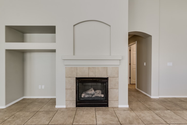 Photo 5 of 35 - 27427 N 63rd Dr, Phoenix, AZ 85083