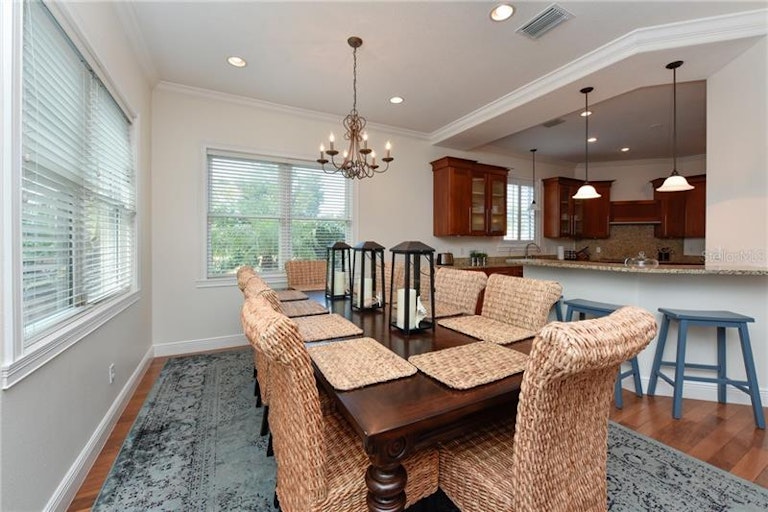 Photo 7 of 25 - 320 Faubel St, Sarasota, FL 34242